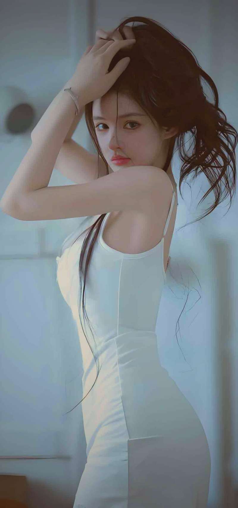 一个简洁的书桌桌面视角，上面摊开一本纸质书和一部亮着屏幕的电子阅读器，背景是模糊的书架，营造出安静阅读的氛围。